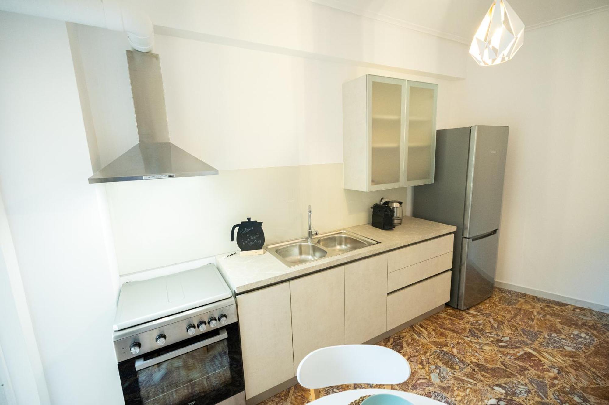 Love Travel Athens Apartments ภายนอก รูปภาพ